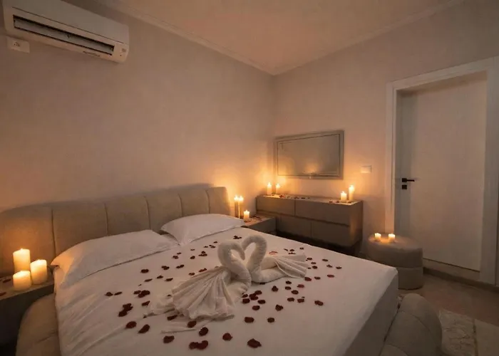 Gasthof 1 Cozy Mountain View With Balcony Breakfast Included Berat